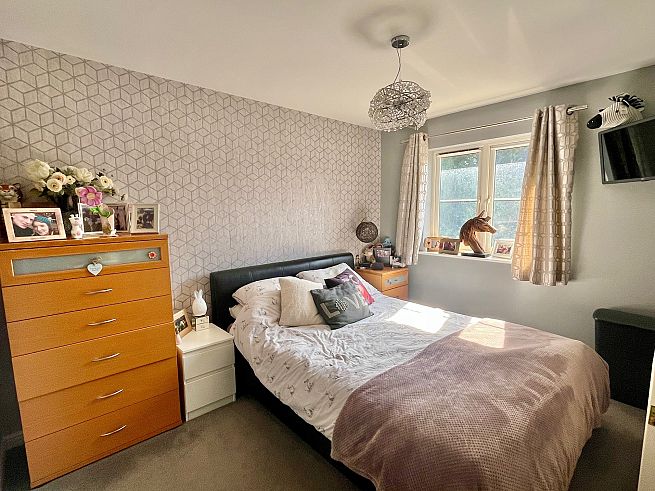 34 Wood End Close, Sharnbrook